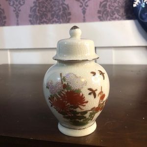 VTG porcelain small ginger jar